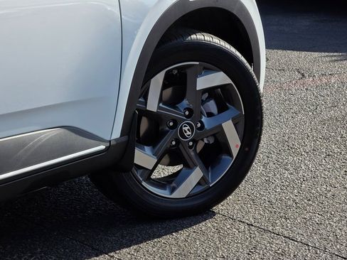 New 2025 Hyundai Venue Limited image 8