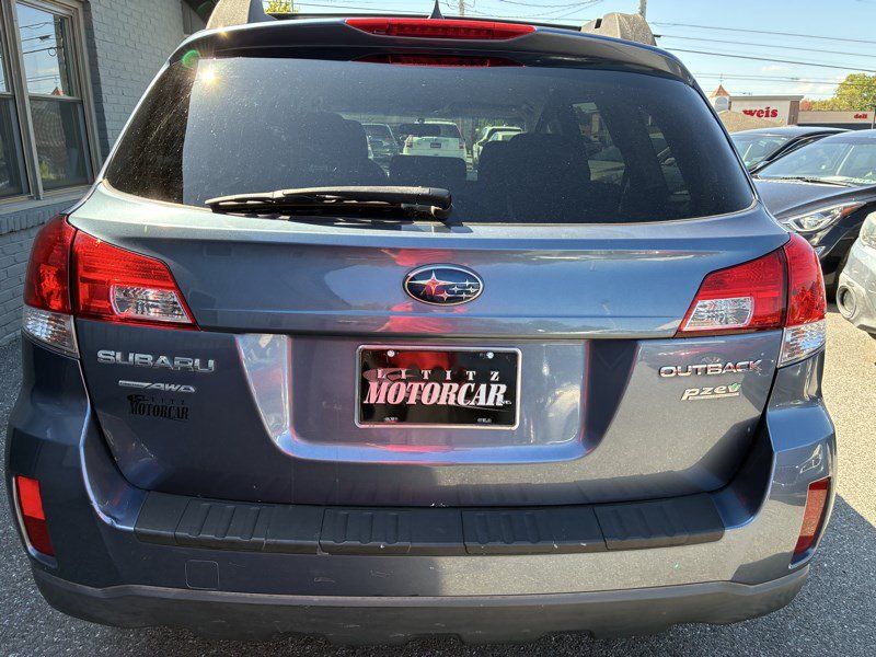 Used 2014 Subaru Outback 2.5i Premium AWD/4WD image 5