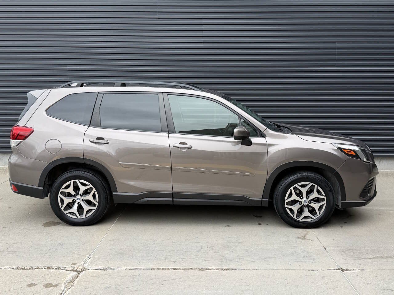 Used 2022 Subaru Forester Premium AWD/4WD image 10