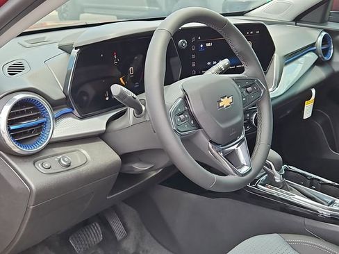 New 2025 Chevrolet Trax LT w/ Driver Confidence Package image 8