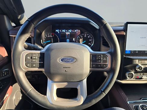 Used 2023 Ford Expedition Max Limited image 16