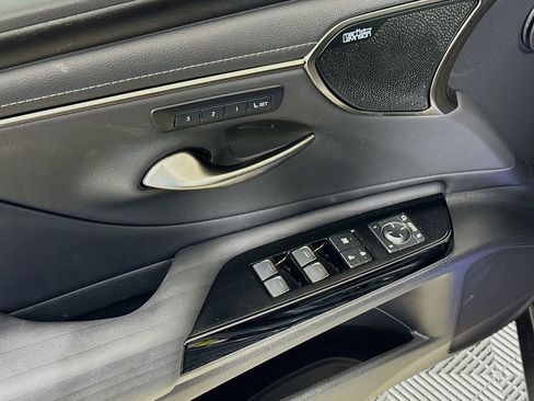 Used 2022 Lexus ES 300h Ultra Luxury w/ Accessory Package 2 image 18