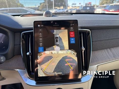 Used 2026 Volvo XC90 B6 Ultra w/ Lounge Package image 12