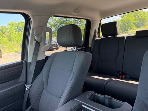 Used 2023 Toyota Tundra SR5 w/ SR5 Convenience Package AWD/4WD image 12