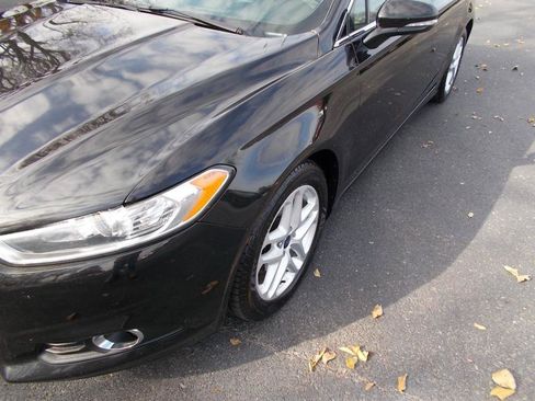 Used 2015 Ford Fusion SE w/ Equipment Group 202A image 8