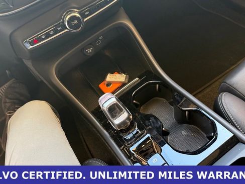 Certified 2025 Volvo XC40 B5 Plus AWD/4WD image 26