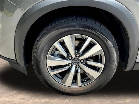 Used 2025 Nissan Pathfinder SL FWD image 36
