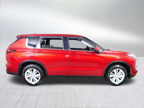 Used 2025 Mitsubishi Outlander ES AWD/4WD image 8