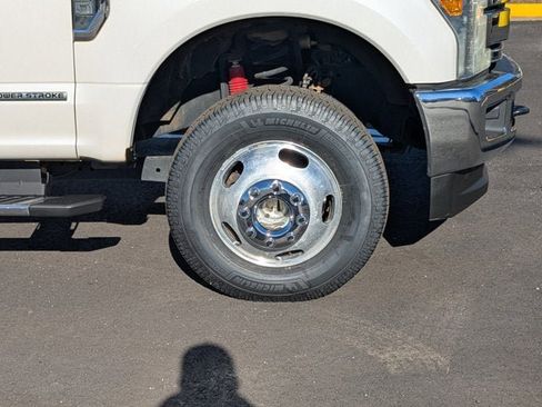 Used 2017 Ford F350 Lariat w/ FX4 Off-Road Package image 10