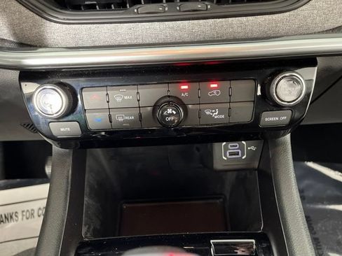 Used 2022 Jeep Compass Latitude FWD image 28