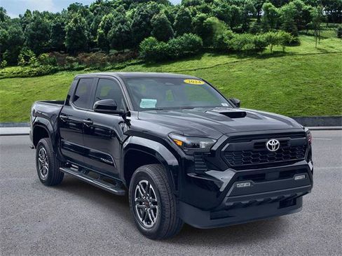 Certified 2024 Toyota Tacoma TRD Sport AWD/4WD image 1