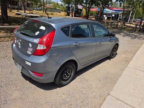 Used 2017 Hyundai Accent SE FWD image 2