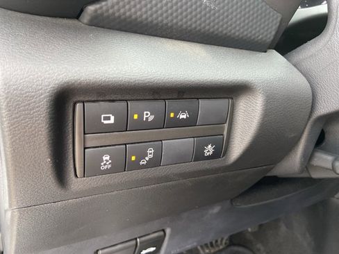 Used 2022 Nissan Kicks S image 40