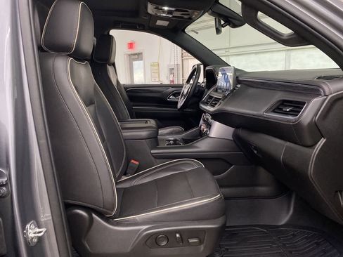 Used 2021 GMC Yukon XL SLT w/ SLT Luxury Plus Package image 18