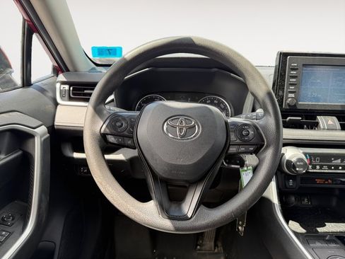 Used 2019 Toyota RAV4 LE AWD/4WD image 13