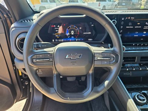 Used 2025 Chevrolet Colorado Trail Boss AWD/4WD image 11