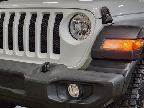 Used 2021 Jeep Wrangler Sport AWD/4WD image 14