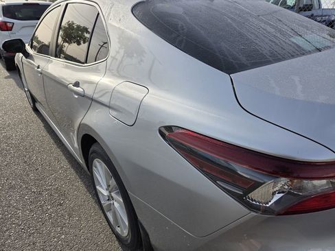 Used 2022 Toyota Camry LE w/ Convenience Package image 6