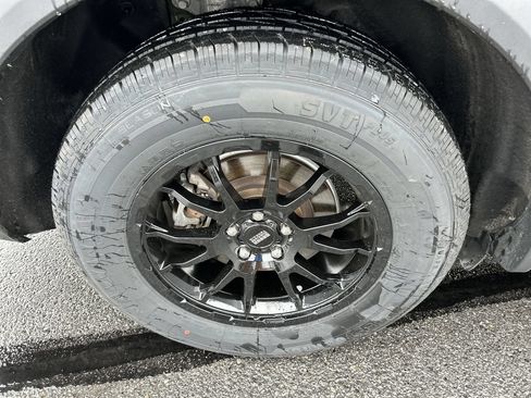 Used 2020 Ford Explorer XLT w/ Equipment Group 202A AWD/4WD image 9