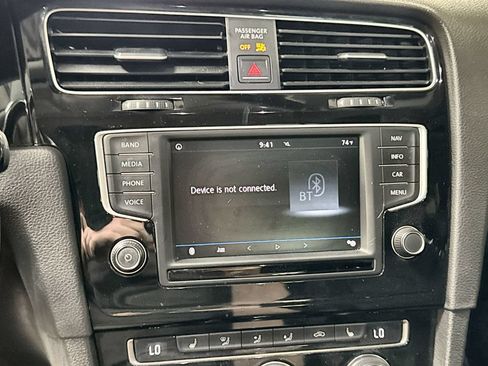 Used 2017 Volkswagen Golf SEL FWD image 19