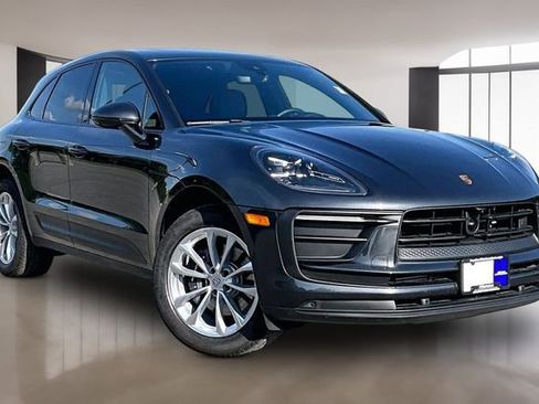 Used 2026 Porsche Macan AWD/4WD image 3