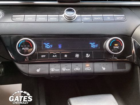 Used 2025 Hyundai Elantra SEL FWD image 16