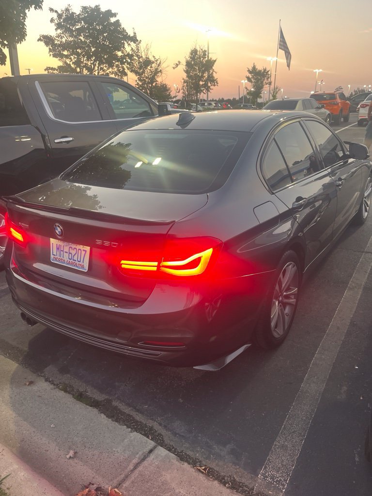 Used 2017 BMW 330i xDrive Sedan AWD/4WD image 6