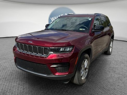 Used 2023 Jeep Grand Cherokee Laredo w/ Luxury Tech Group I AWD/4WD image 8