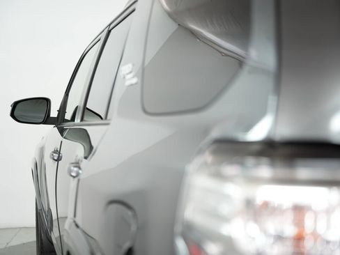 Used 2017 Toyota 4Runner TRD Off-Road AWD/4WD image 61