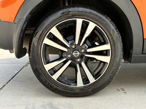 Used 2020 Nissan Kicks SR image 8