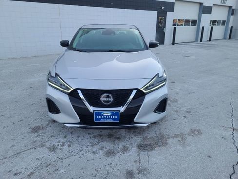 Used 2023 Nissan Maxima SV w/ Floor Mat Group FWD image 9