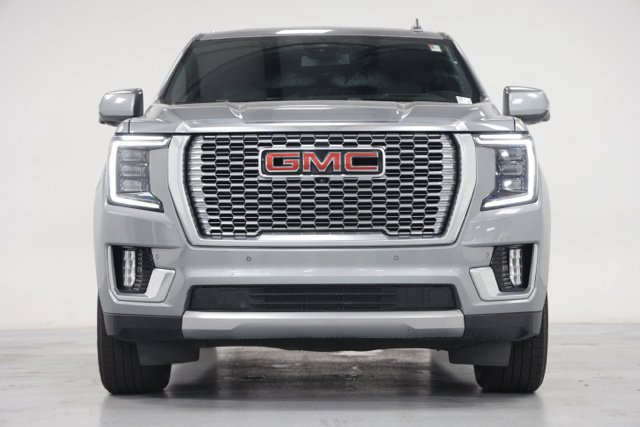 Used 2023 GMC Yukon Denali AWD/4WD image 2
