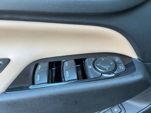 Used 2024 Chevrolet Equinox Premier AWD/4WD image 13