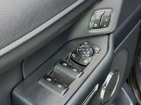 Used 2022 Ford Expedition XLT image 18