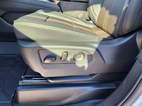 New 2026 Chevrolet Suburban High Country image 26