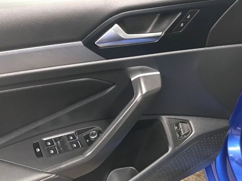 Used 2024 Volkswagen Jetta SE image 10