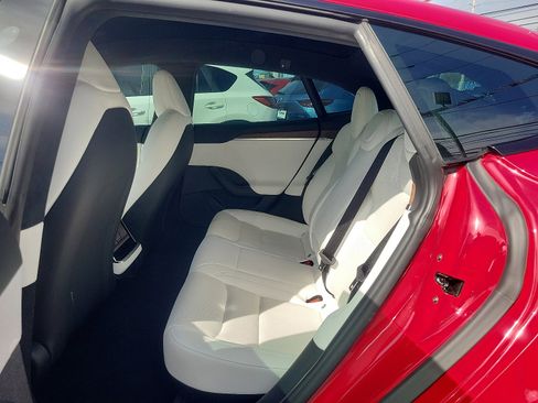 Used 2022 Tesla Model S image 10