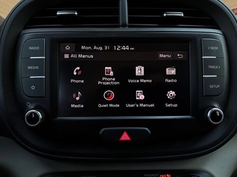Used 2023 Kia Soul FWD image 28