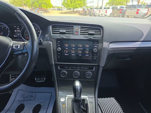 Used 2018 Volkswagen Golf Alltrack S AWD/4WD image 17