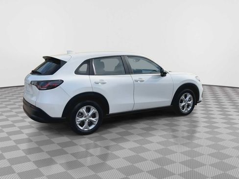 Used 2025 Honda HR-V LX image 8