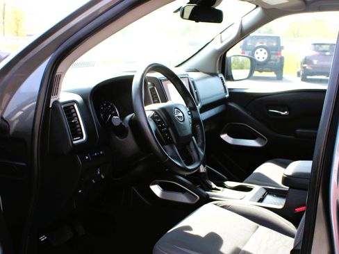 Used 2023 Nissan Frontier SV w/ SV Convenience Package AWD/4WD image 11