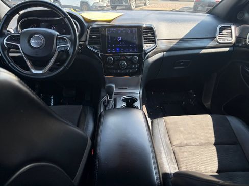 Used 2019 Jeep Grand Cherokee Altitude AWD/4WD image 17