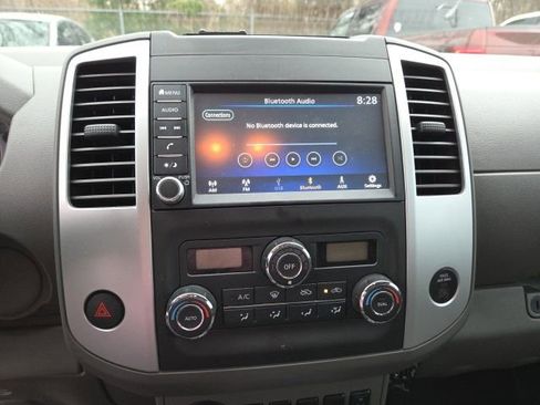 Used 2020 Nissan Frontier SV w/ Midnight Edition Floor Mats image 10