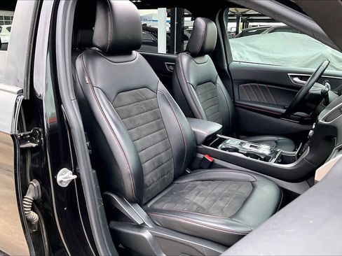 Used 2020 Ford Edge ST-Line w/ Cold Weather Package image 8