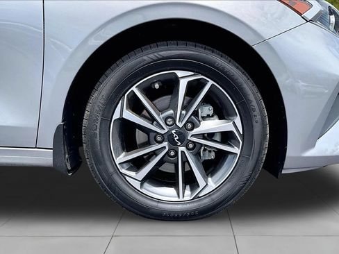 Used 2023 Kia Forte LXS w/ LXS Technology Package FWD image 8