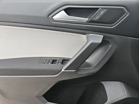 Used 2020 Volkswagen Tiguan S FWD image 15