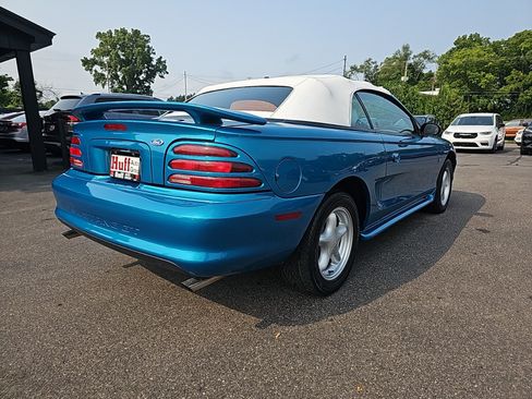 Used 1995 Ford Mustang GT RWD image 3