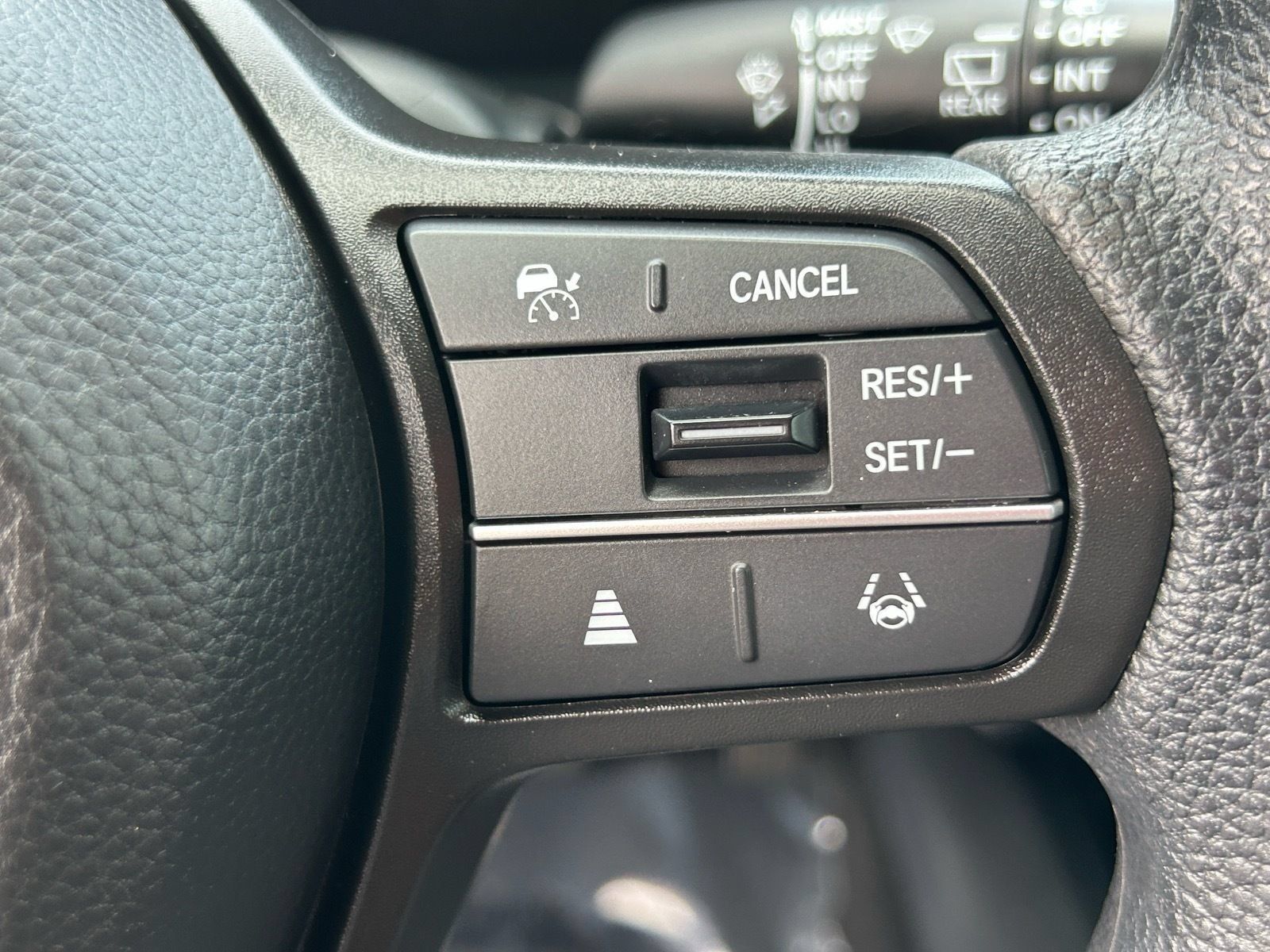 Certified 2023 Honda HR-V LX image 29