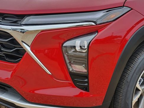 New 2026 Chevrolet Trax LT w/ Driver Confidence Package image 6