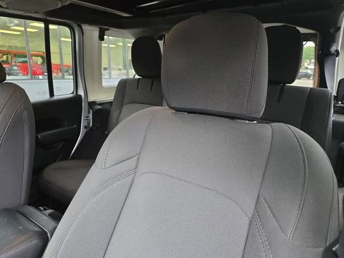 Used 2023 Jeep Wrangler Unlimited w/ Sun & Screen Package AWD/4WD image 14